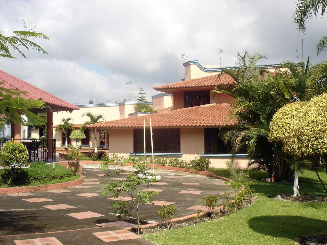 Casa en Dos Rios Xalapa., CouturierStudio CouturierStudio บ้านและที่อยู่อาศัย