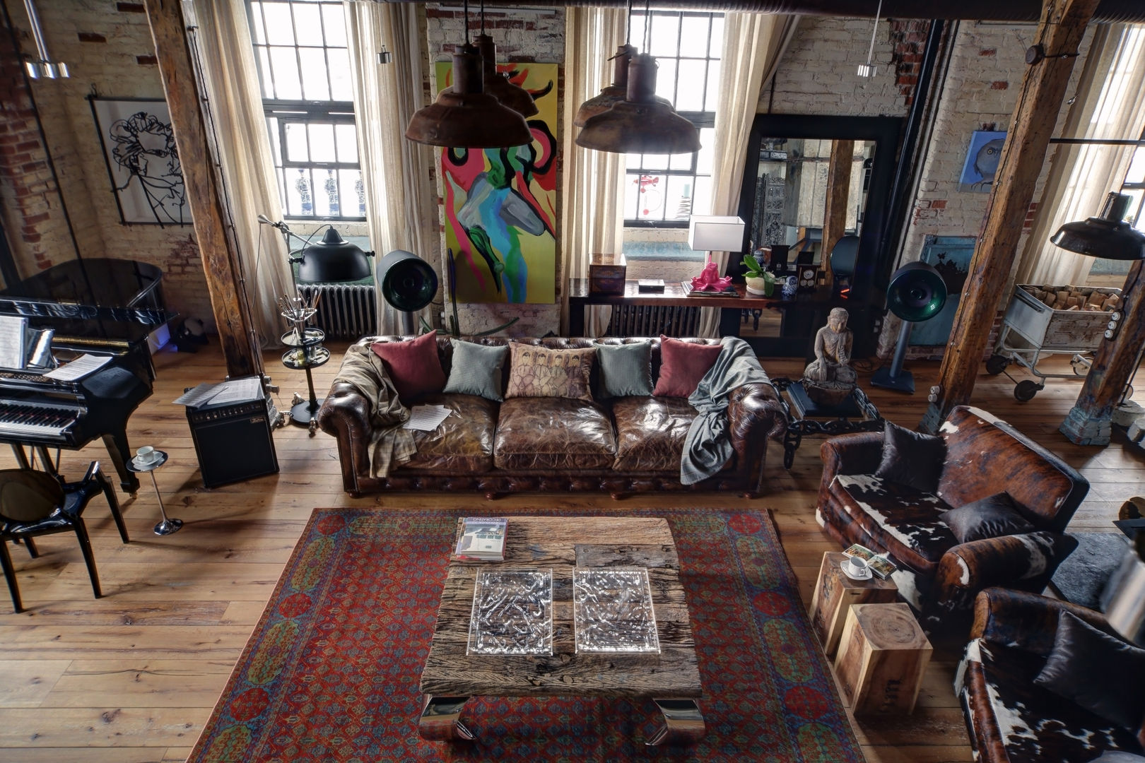 Midlife Crisis Loft, Lev Lugovskoy Lev Lugovskoy غرفة المعيشة