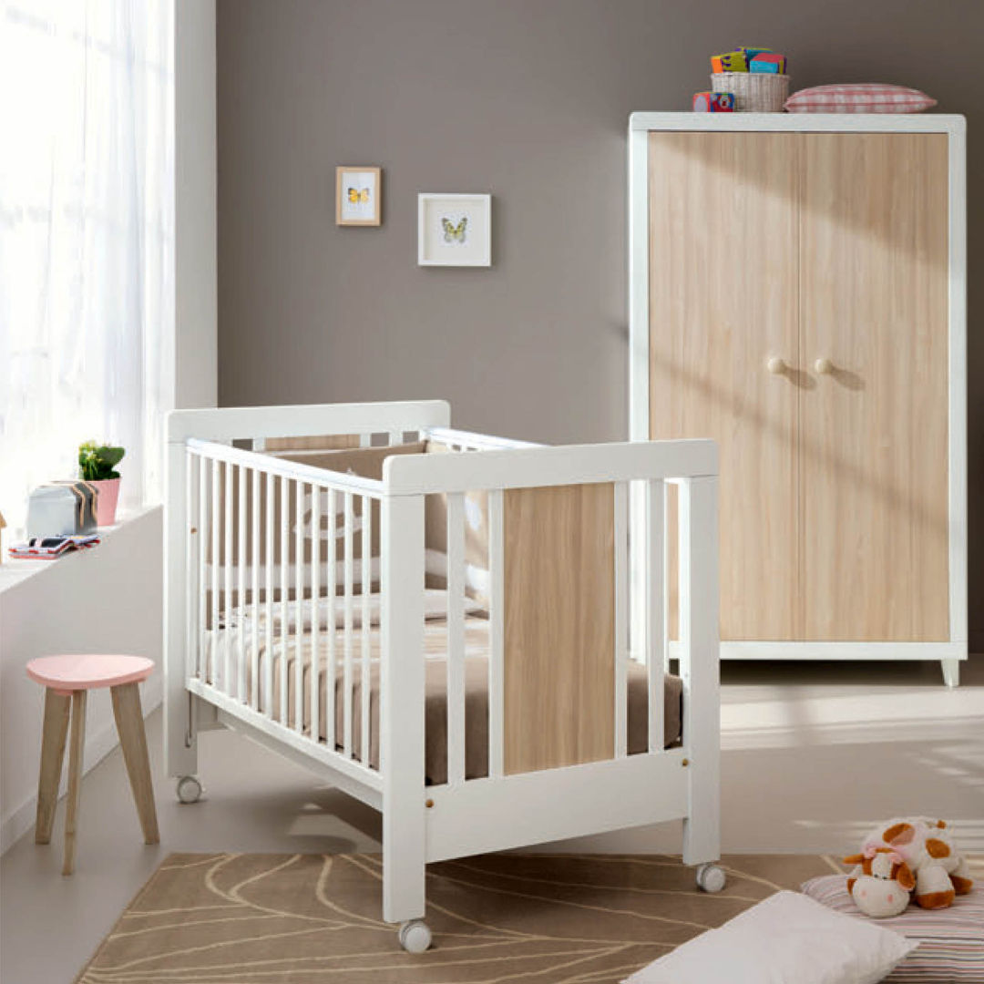 'Anouk' wooden baby cot by Pali homify モダンデザインの 子供部屋 木 木目調 ベッド＆ベビーベッド