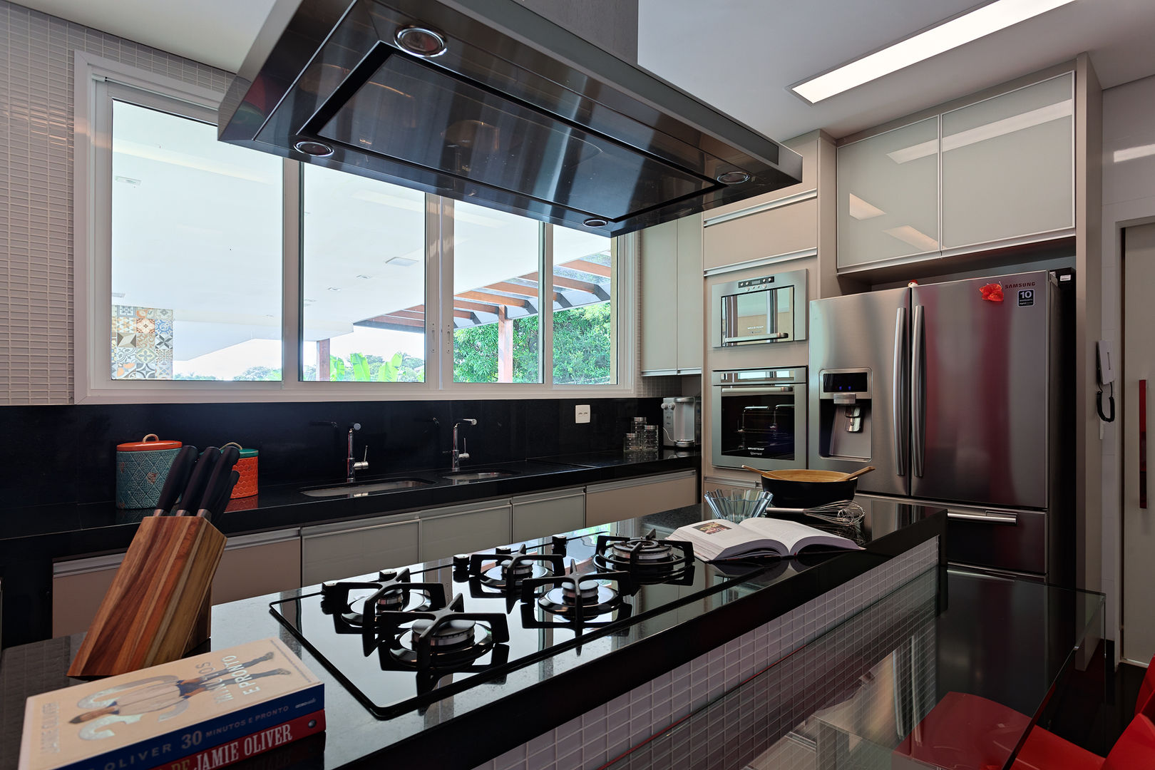 homify Modern kitchen