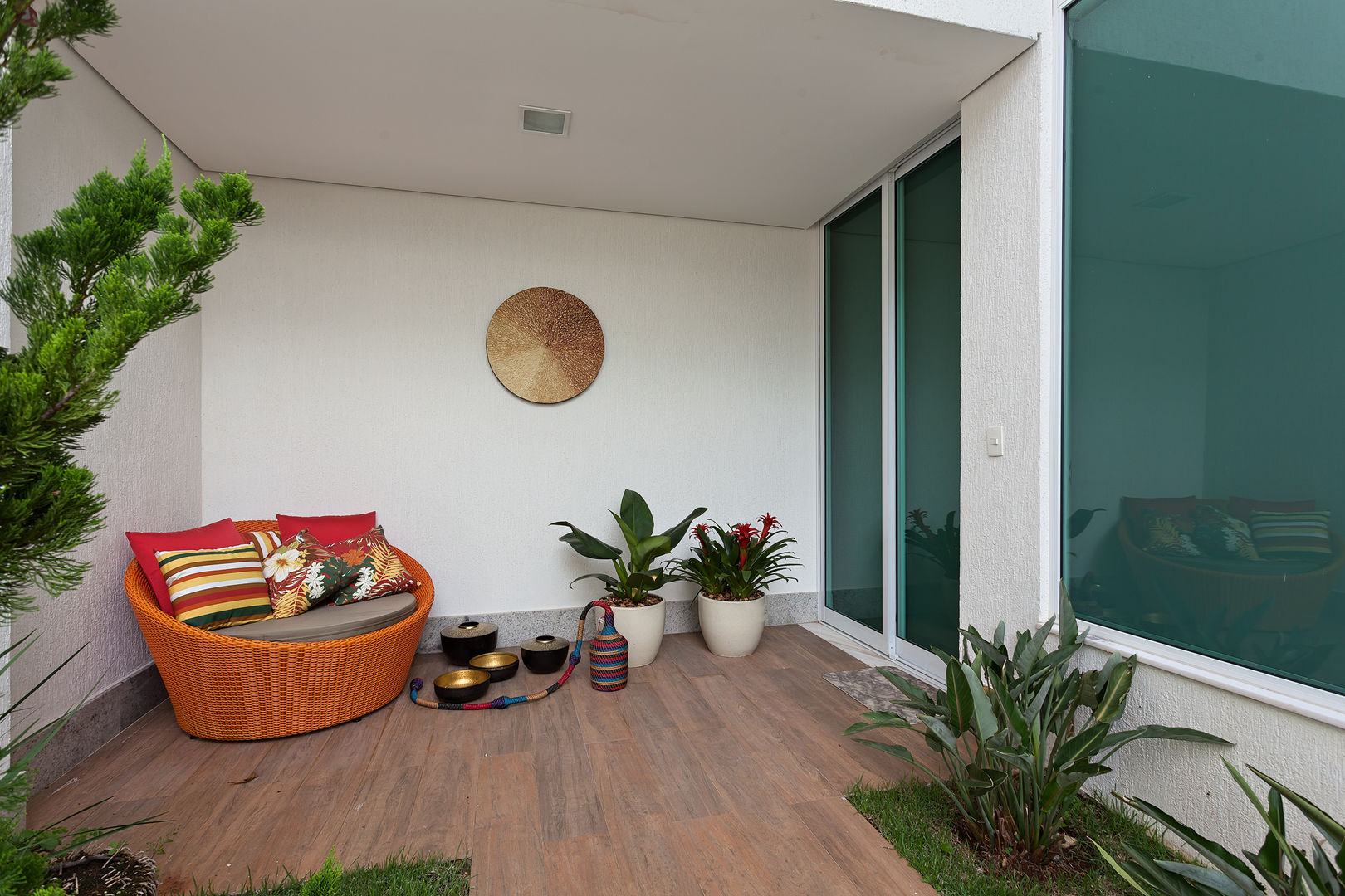 homify Modern style balcony, porch & terrace