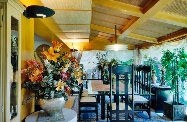 Residencia RH, Excelencia en Diseño Excelencia en Diseño Salas de jantar asiáticas Madeira Efeito de madeira