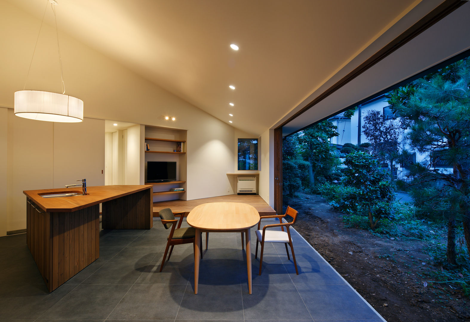 矢の口の家, 向山建築設計事務所 向山建築設計事務所 Modern living room