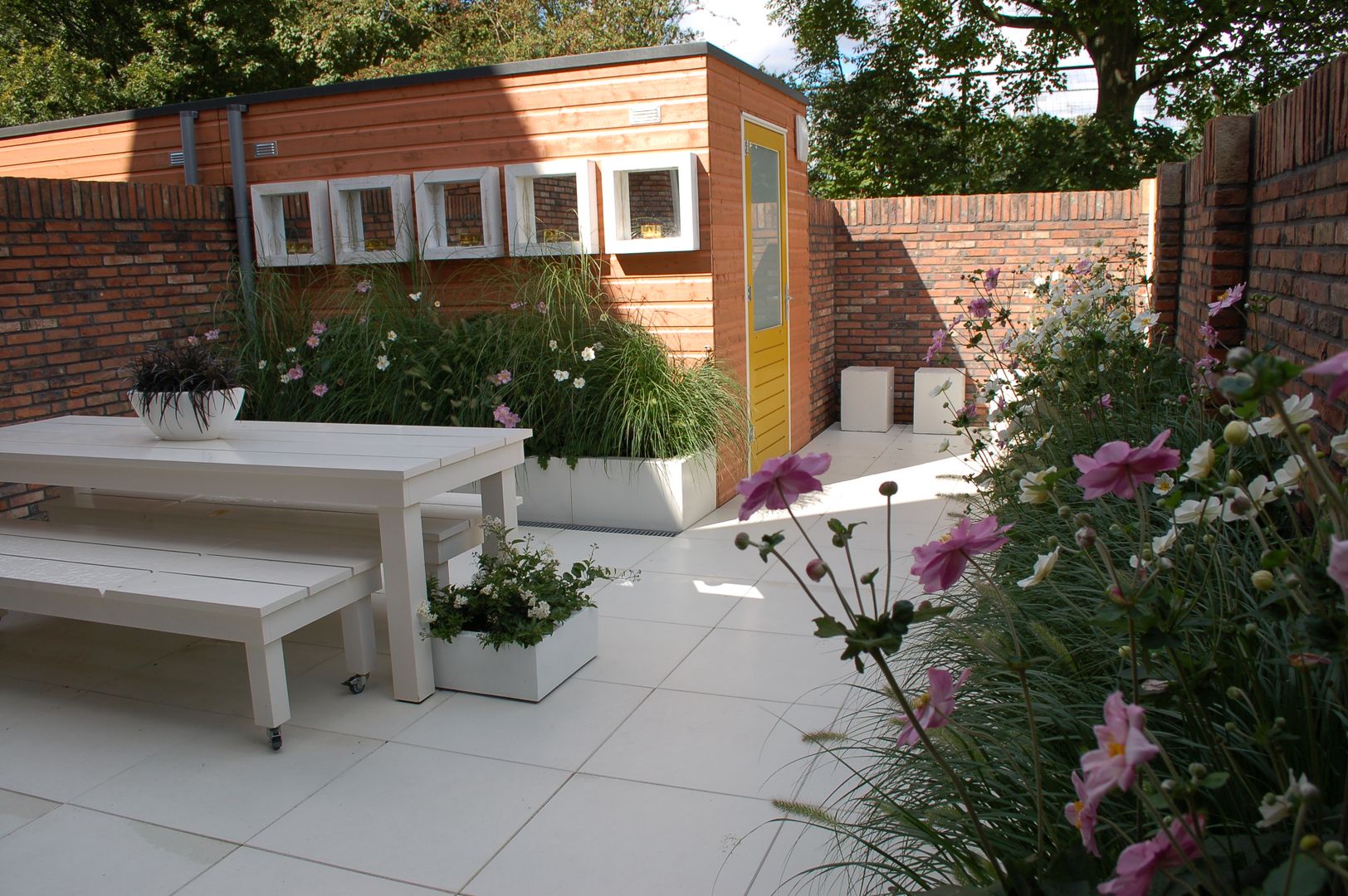 Witte tuin, Biesot Biesot Modern garden