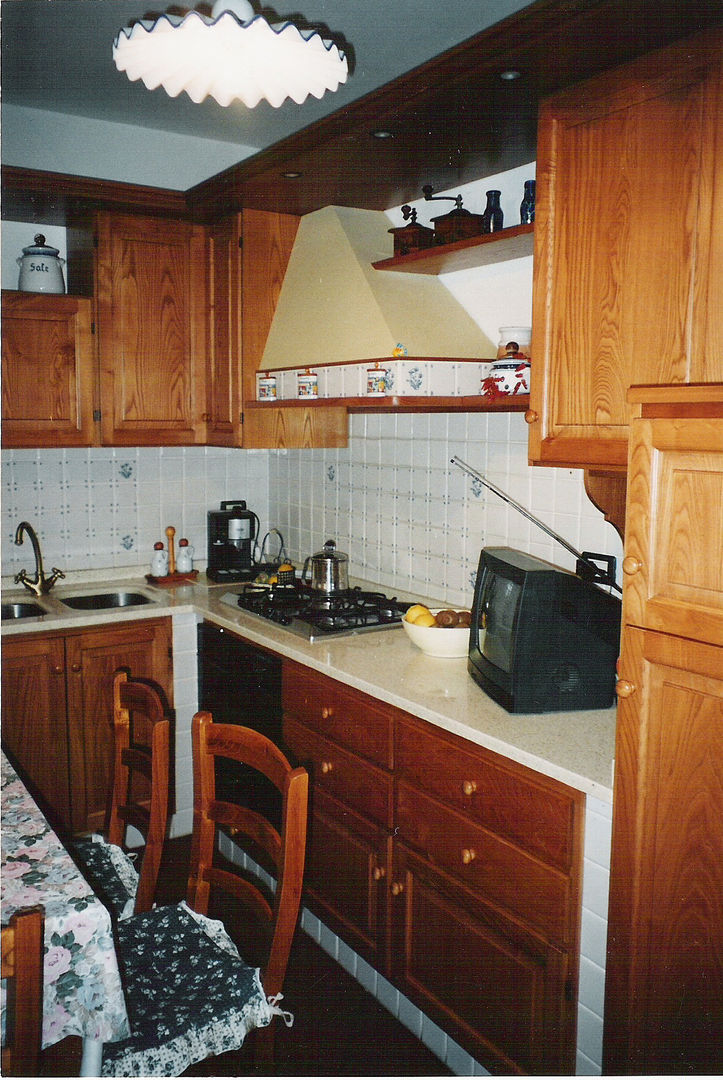 Cucine, Falegnameria Martinelli Sergio Falegnameria Martinelli Sergio Kitchen لکڑی Wood effect Cabinets & shelves