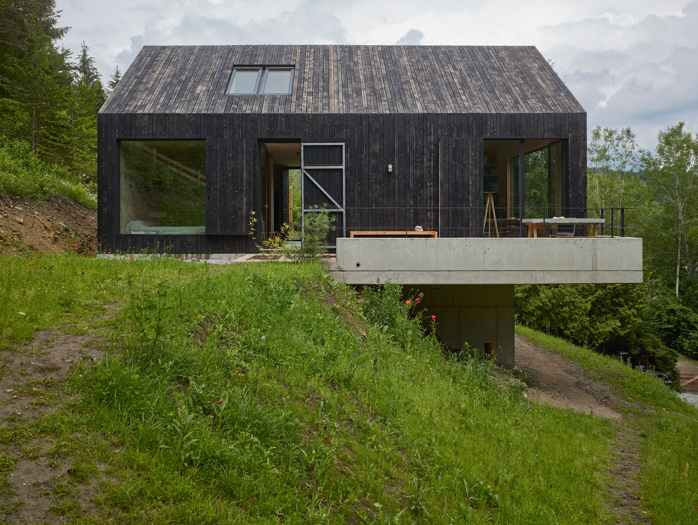 Modernes Holzhaus am See mit Traumausblick, Backraum Architektur Backraum Architektur Casas modernas Madeira Efeito de madeira