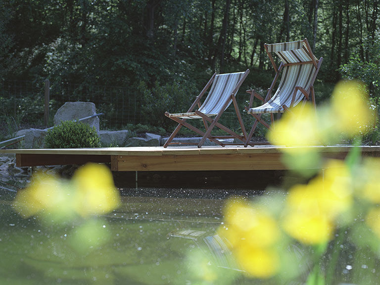 Garten mit Schwimmteich und Donaublick, Kräftner Landschaftsarchitektur Kräftner Landschaftsarchitektur 모던스타일 수영장