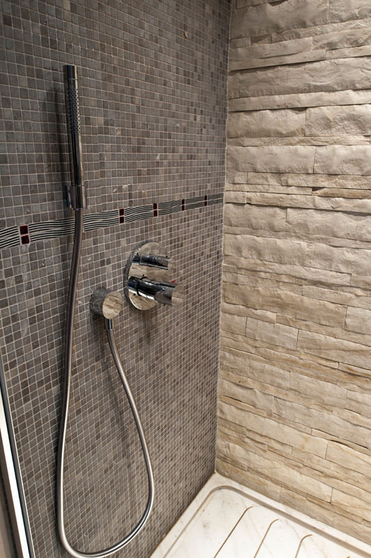 Bagno In Marmo Yuna Dark, Arte Pietra Arte Pietra Eclectic style bathroom Stone Bathtubs & showers
