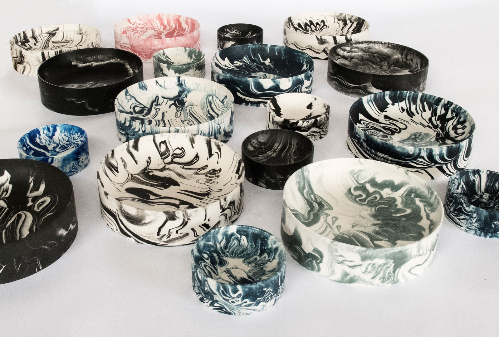 Poured Bowls, Troels Flensted Troels Flensted Modern kitchen Accessories & textiles