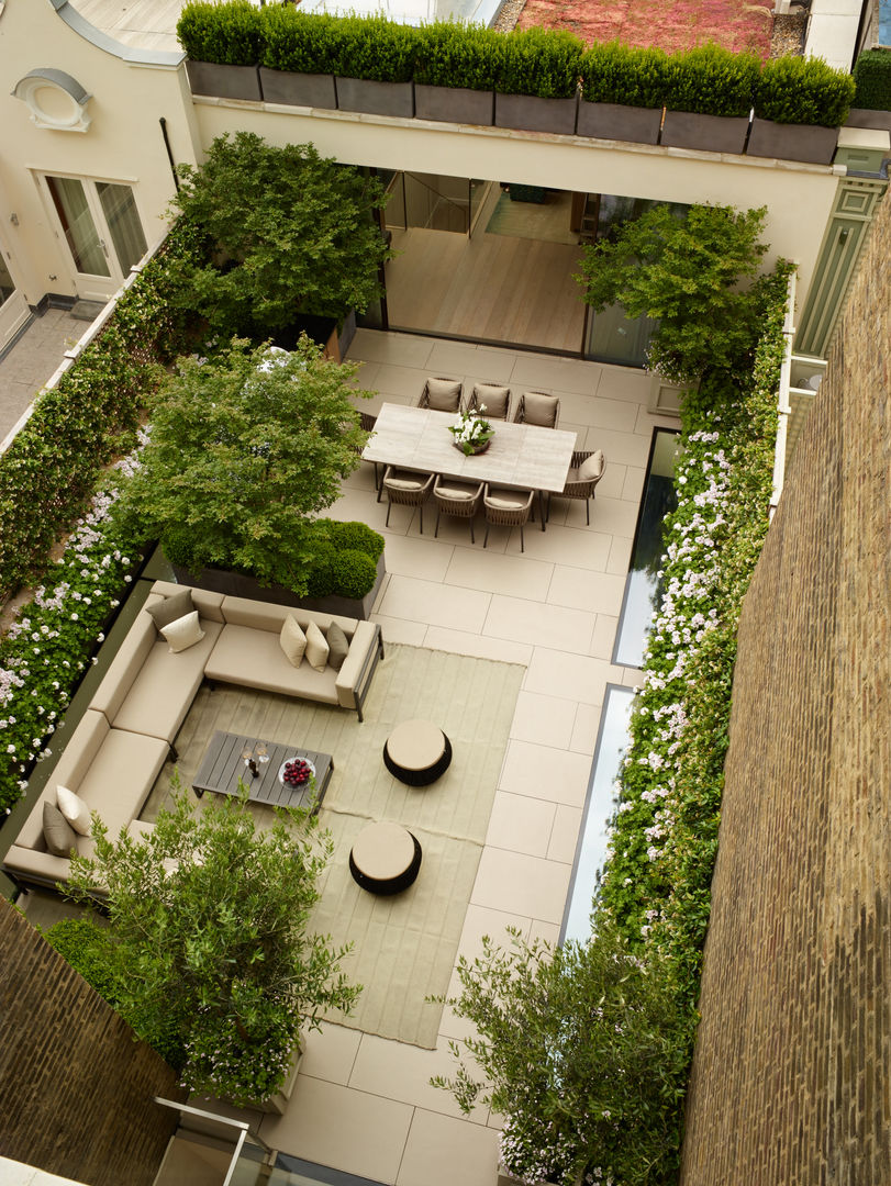 A London Roof Garden, Bowles & Wyer Bowles & Wyer بلكونة أو شرفة