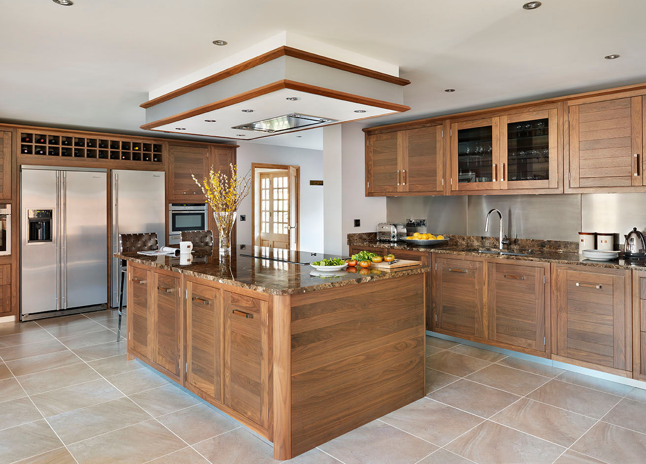 Grosvenor | Walnut And Marble Elegance Davonport Modern kitchen Wood Wood effect