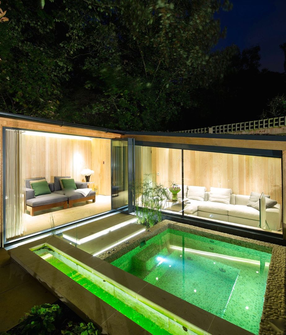 homify Modern pool