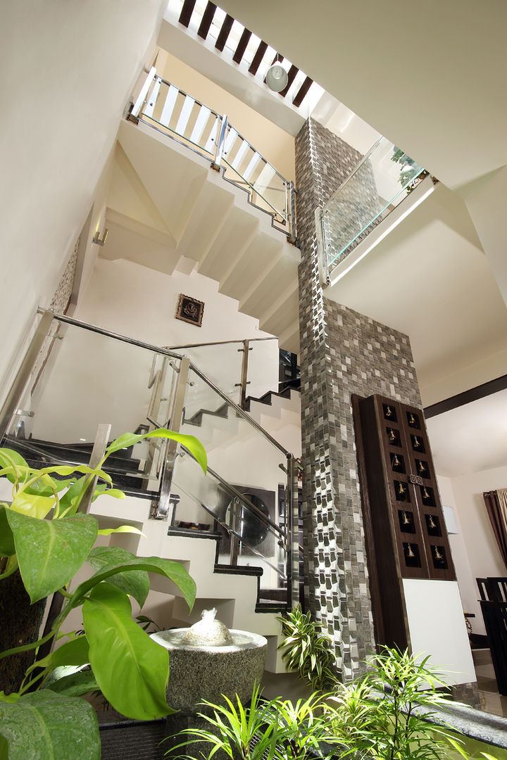 Staircase Sanskriti Architects Eclectic style corridor, hallway & stairs