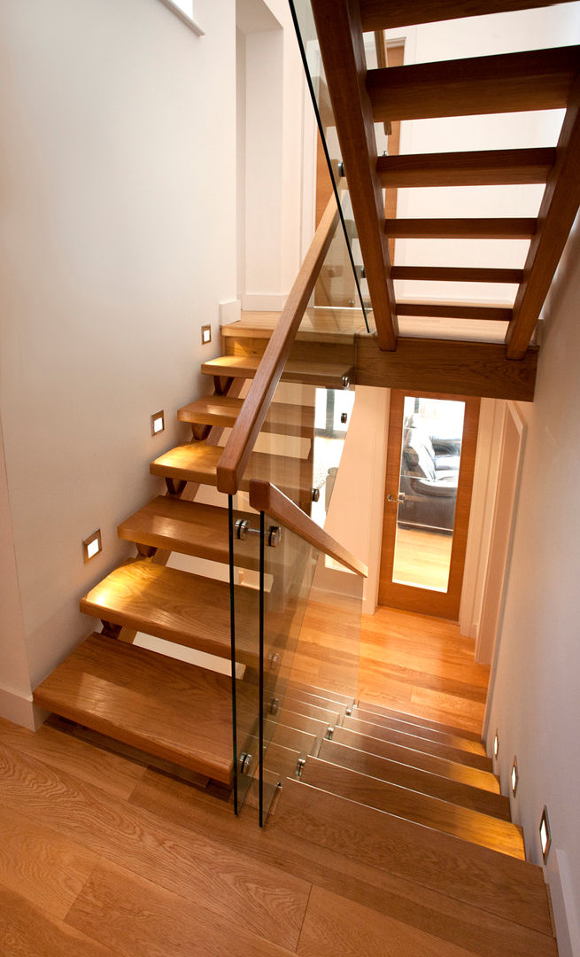 Trevanion, Bude, Cornwall homify Modern corridor, hallway & stairs لکڑی Wood effect