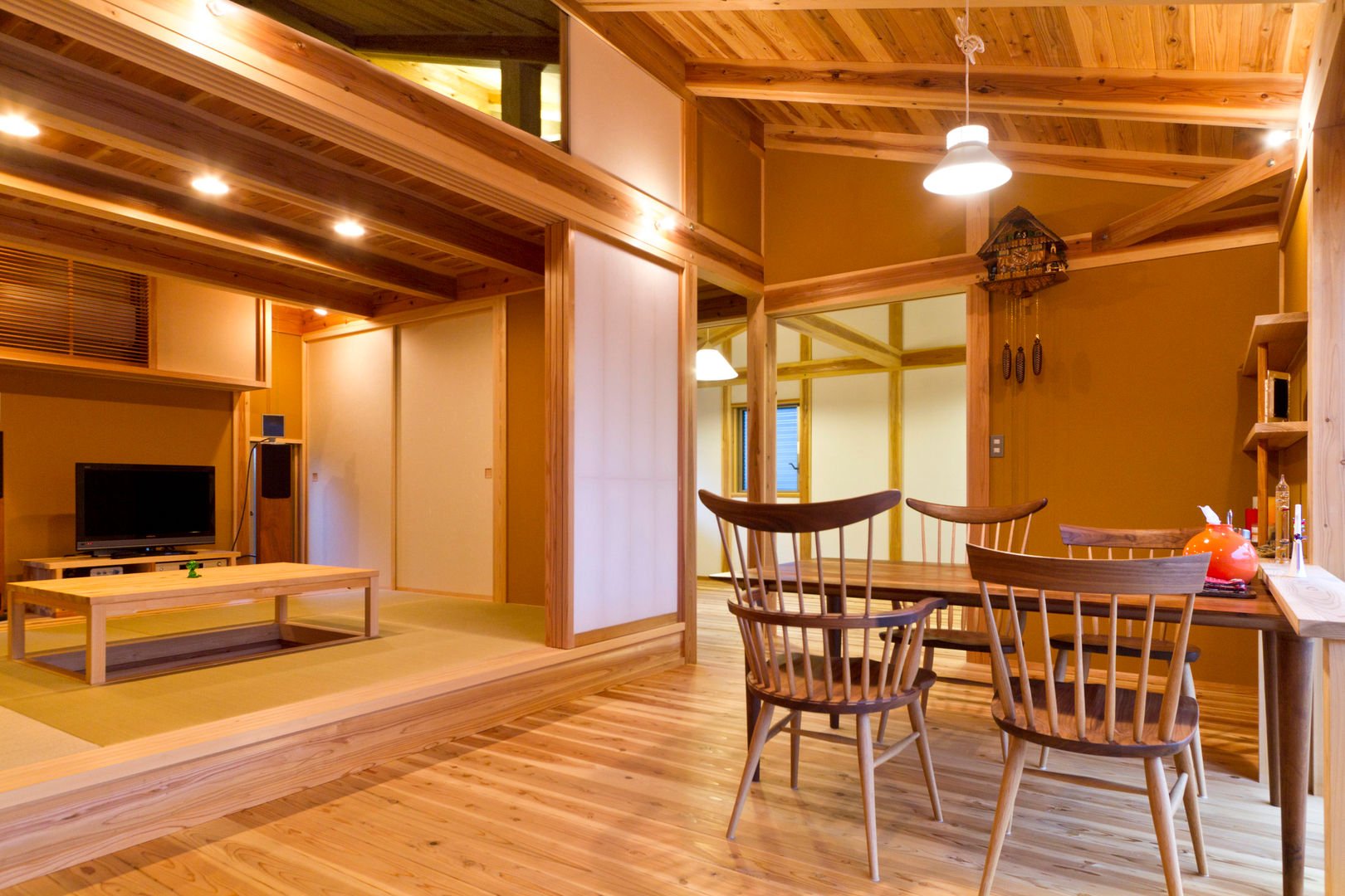 南鹿島のいえ, shu建築設計事務所 shu建築設計事務所 Asian style dining room Wood Wood effect