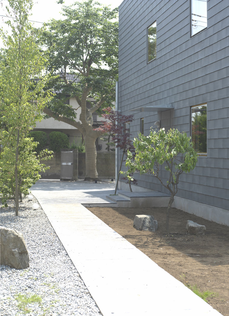 higashikurume kh-house, 株式会社コヤマアトリエ一級建築士事務所 株式会社コヤマアトリエ一級建築士事務所 Jardins modernos