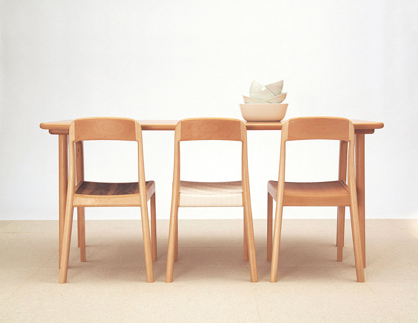 COISL, NDstyle./NODA FURNITURE co.,ltd. NDstyle./NODA FURNITURE co.,ltd. Dining room Tables