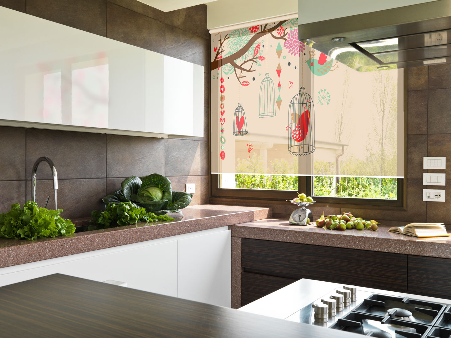 CORTINA ROLLER SUNSCREEN AL 5% CON DISEÑO, Bonita Casa Bonita Casa Minimalist kitchen Synthetic Brown