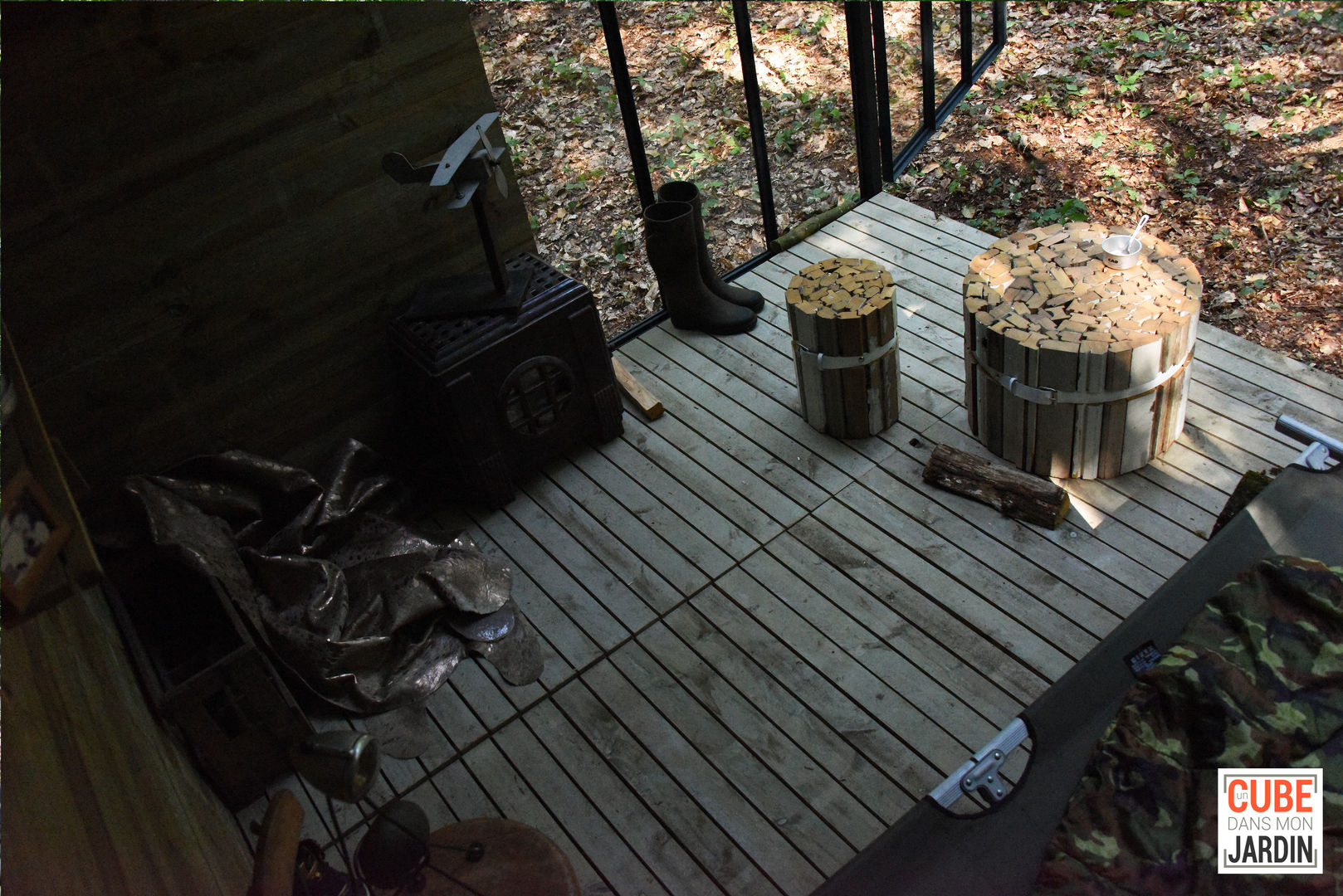 Un week end en forêt dans le cube... Un CUBE dans mon jardin Chambre originale Bois Effet bois Accessoires & décorations