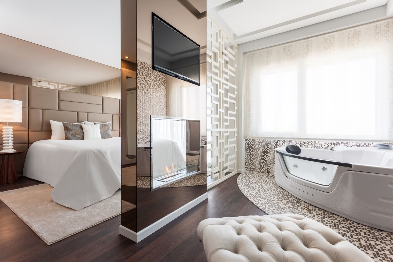 Luxurious Bathroom Movelvivo Interiores Modern style bedroom Accessories & decoration