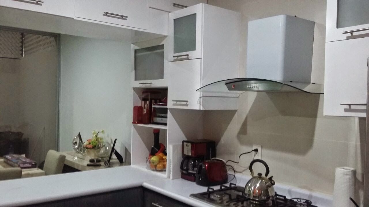 Cocina integral en un pequeño espacio., FLO Arte y Diseño FLO Arte y Diseño Modern style kitchen Chipboard