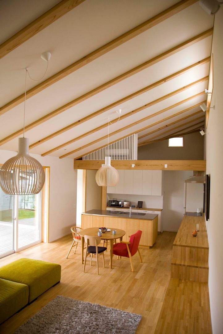 House in Fukuroi, 木名瀬佳世建築研究室 木名瀬佳世建築研究室 Moderne eetkamers Hout Hout