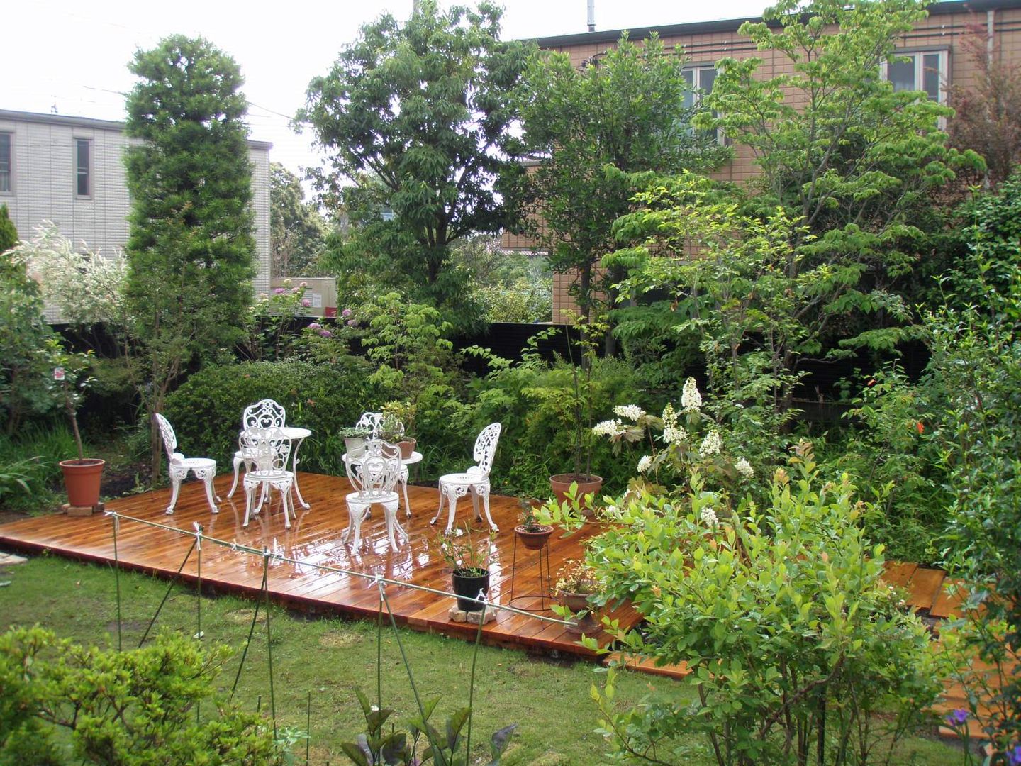 テラスのある庭 ｜ Ｆｕｊｉｓａｗａ, jardinier Kirikui jardinier Kirikui Eclectic style garden