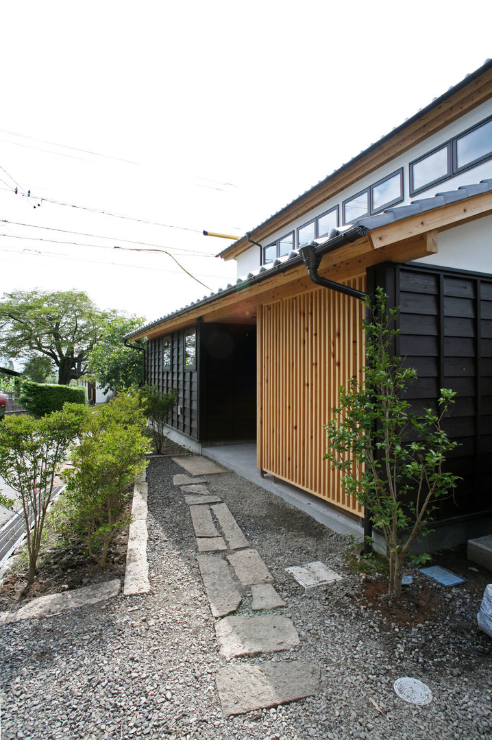 ひなたぼっこ, 尾日向辰文建築設計事務所 尾日向辰文建築設計事務所 Casas de estilo ecléctico