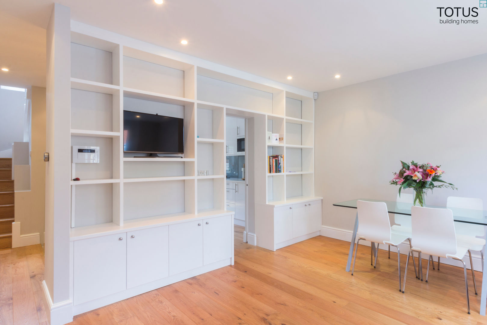 Basement with Light well, Clapham SW11, TOTUS TOTUS Moderne woonkamers