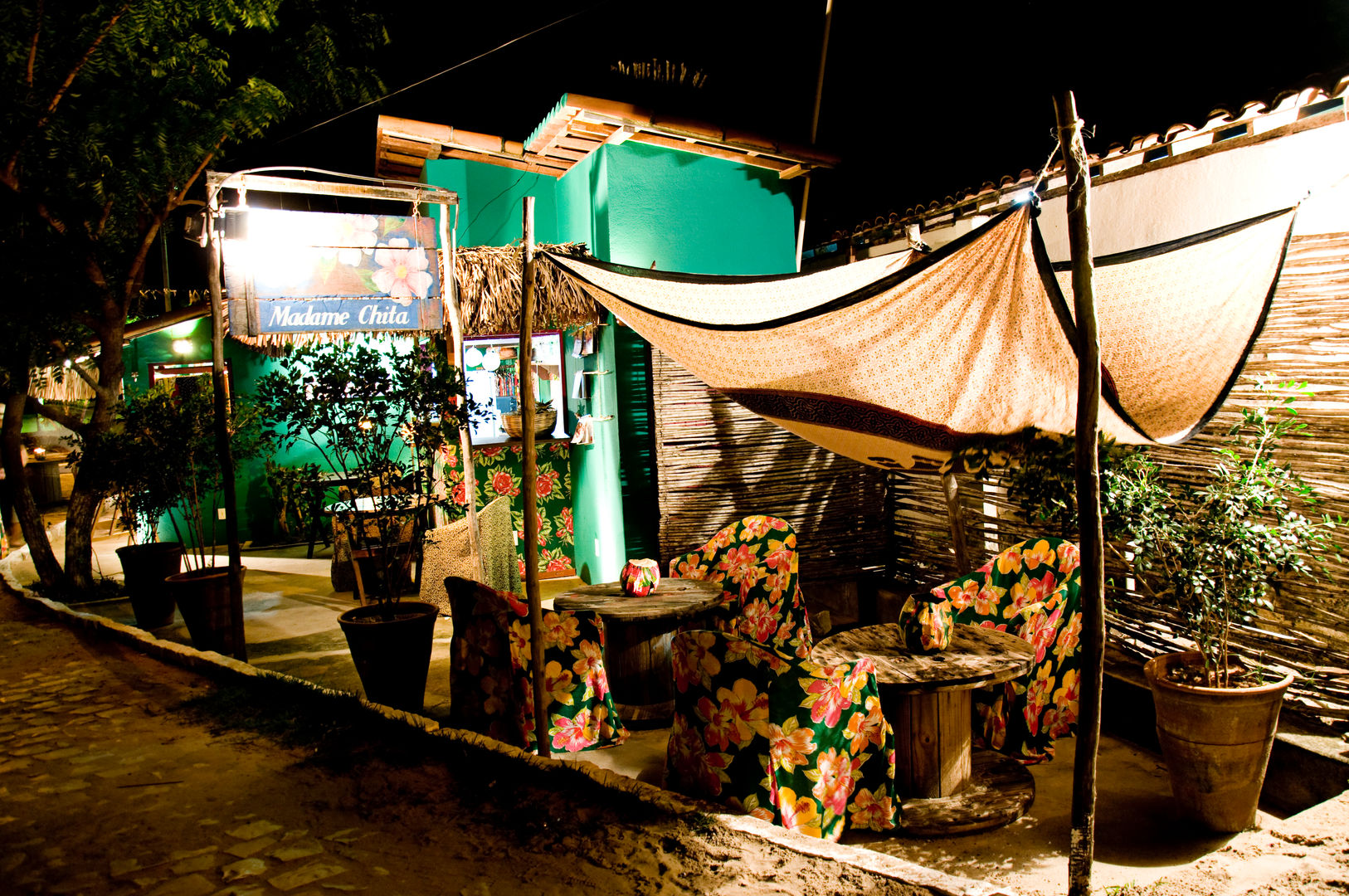 Beach bar homify Varandas, alpendres e terraços tropicais Madeira Efeito de madeira