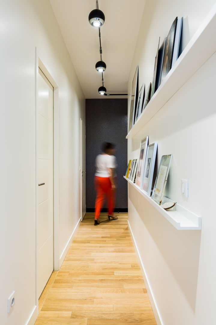 Décoration d'un appartement neuf dans le programme Cheverus à Bordeaux, EXPRESSION ARCHITECTURE INTERIEUR EXPRESSION ARCHITECTURE INTERIEUR Asian style corridor, hallway & stairs Lighting