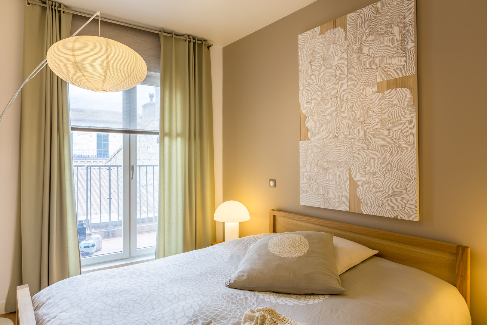 Décoration d'un appartement neuf dans le programme Cheverus à Bordeaux, EXPRESSION ARCHITECTURE INTERIEUR EXPRESSION ARCHITECTURE INTERIEUR Asian style bedroom Beds & headboards