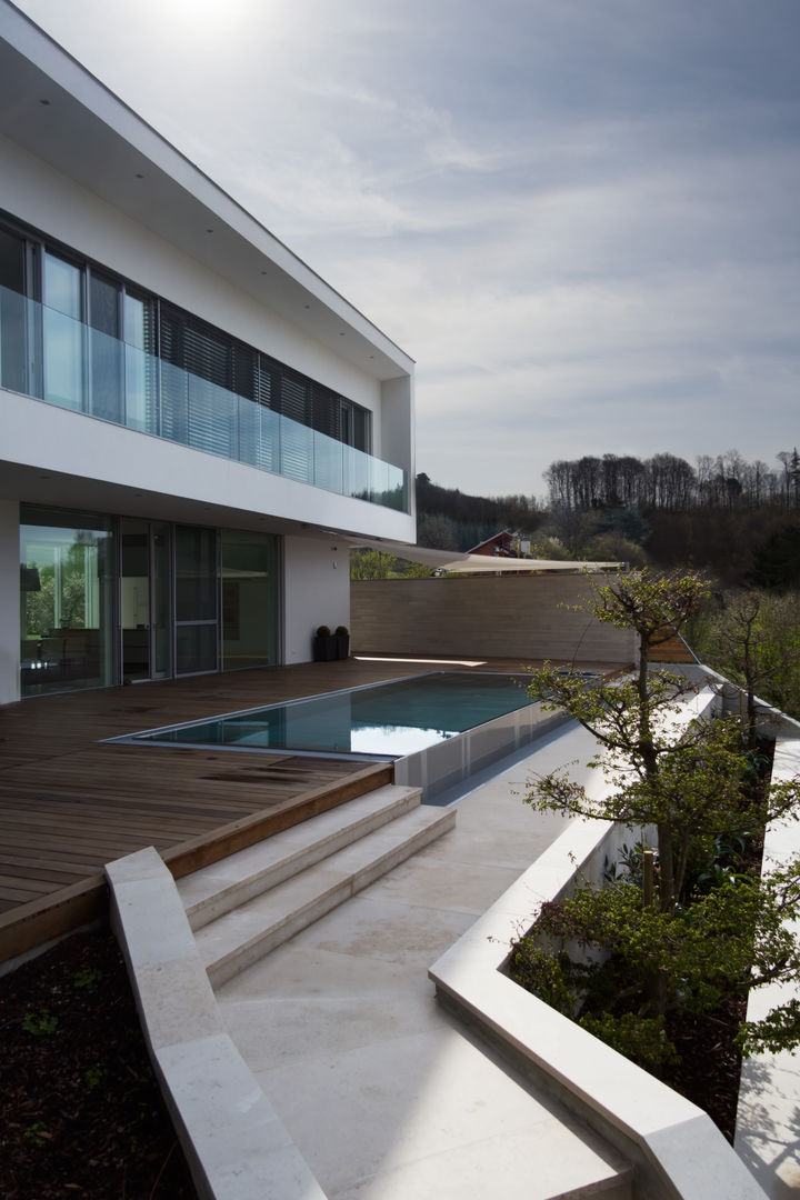 Haus P, Anthrazitarchitekten Anthrazitarchitekten Modern balcony, veranda & terrace