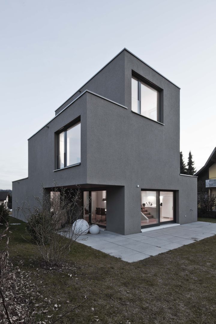 Wohnhaus Lohn-Ammannsegg, phalt Architekten AG phalt Architekten AG 現代房屋設計點子、靈感 & 圖片