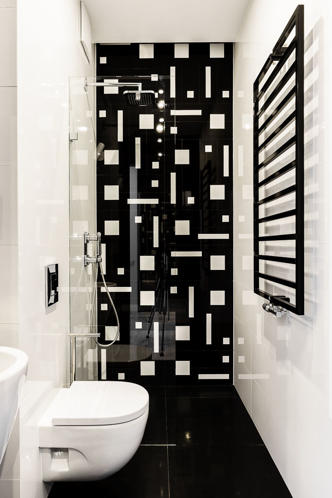 homify Modern bathroom