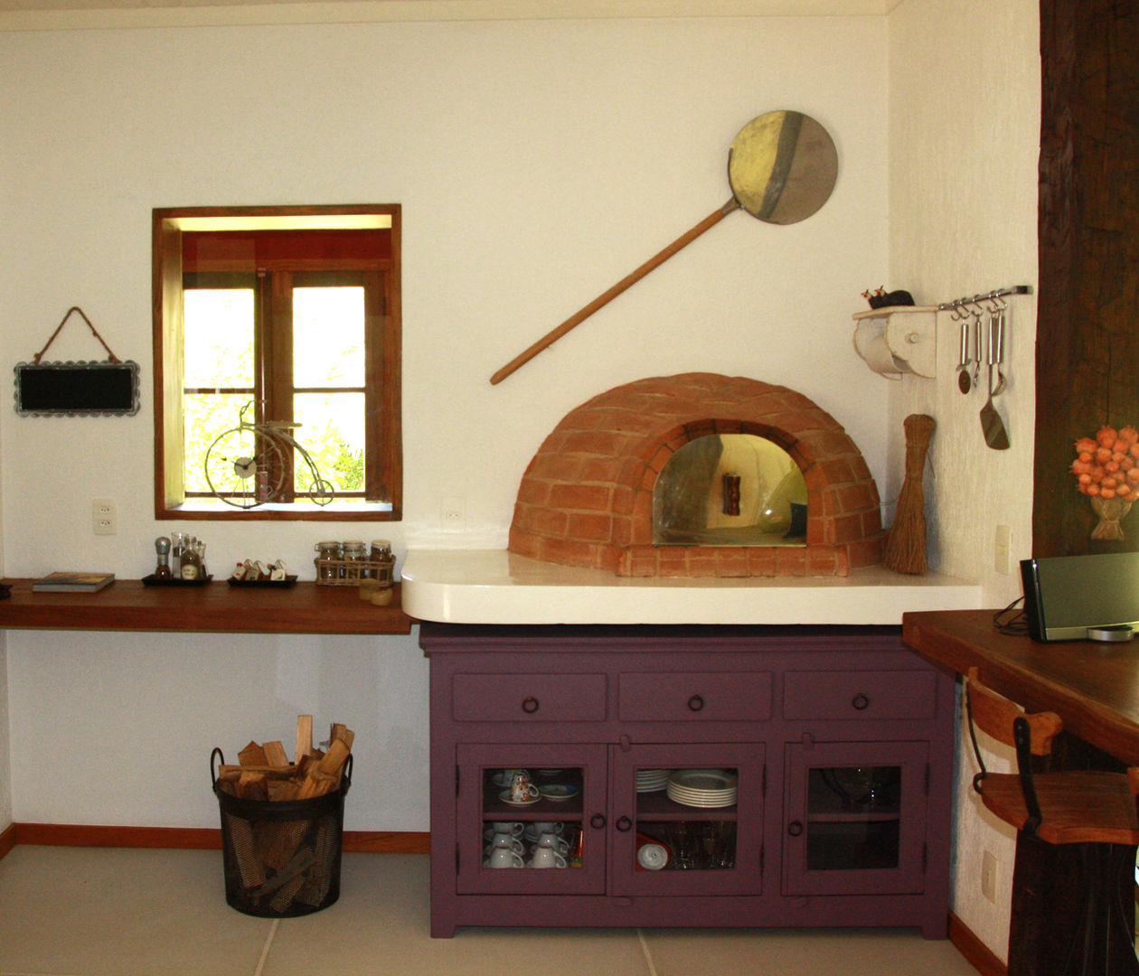 Projeto, FLAVIO BERREDO ARQUITETURA E CONSTRUÇÃO FLAVIO BERREDO ARQUITETURA E CONSTRUÇÃO Colonial style kitchen