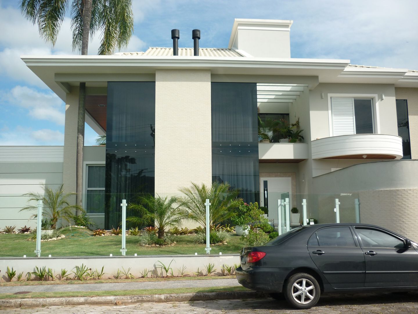 Residência Jardim Anchieta, ANNA MAYA ARQUITETURA E ARTE ANNA MAYA ARQUITETURA E ARTE Classic style houses Glass