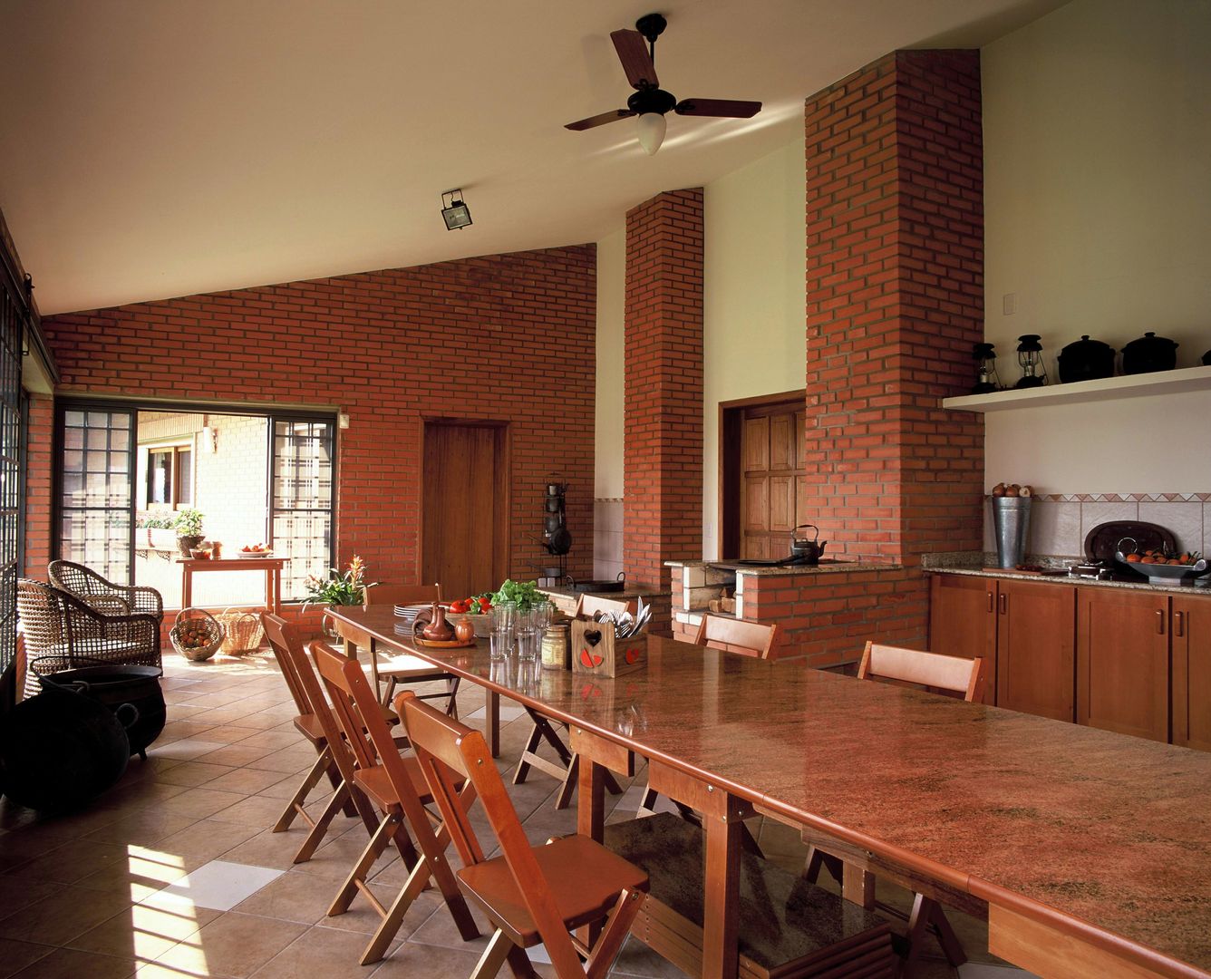 CASA DE FAZENDA, IDALIA DAUDT Arquitetura e Design de Interiores IDALIA DAUDT Arquitetura e Design de Interiores Rustic style kitchen