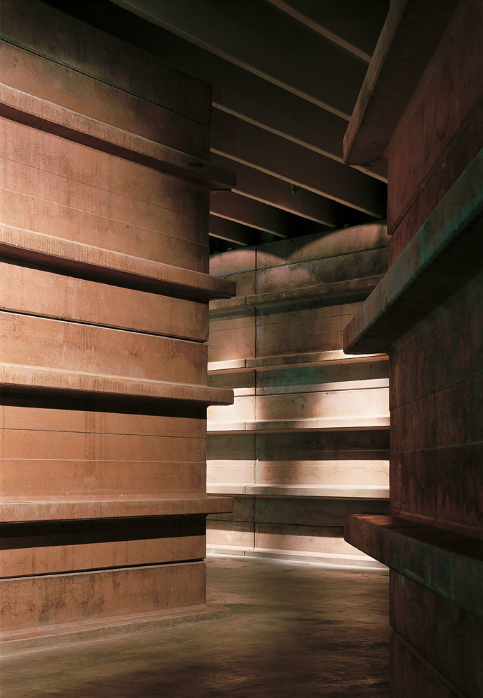 ​Campo Viejo Winery - Juan Alcorta Winery. The gallery. Ignacio Quemada Arquitectos Minimalist corridor, hallway & stairs