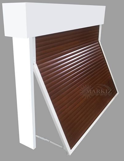 homify Cửa sổ & cửa ra vào phong cách kinh điển Gỗ Wood effect Blinds & shutters