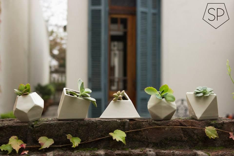 Macetas de cerámica, Sólido Platónico Sólido Platónico Modern style gardens Accessories & decoration
