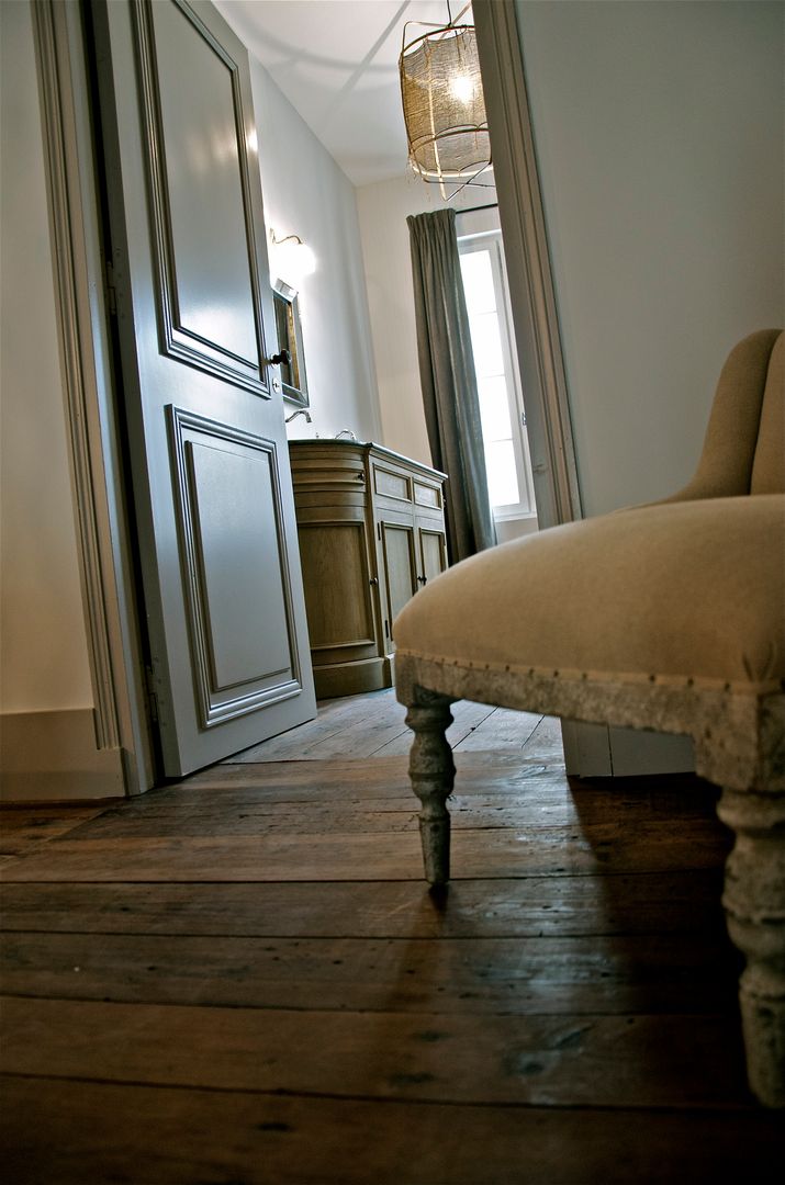 De la chambre à la salle d'eau. Cabanes & Chateaux Chambre moderne Imeuble,Bois,Sol,Design d&#39;intérieur,Sol,loger,Confort,Fenêtre,Propriété matérielle,Bois franc