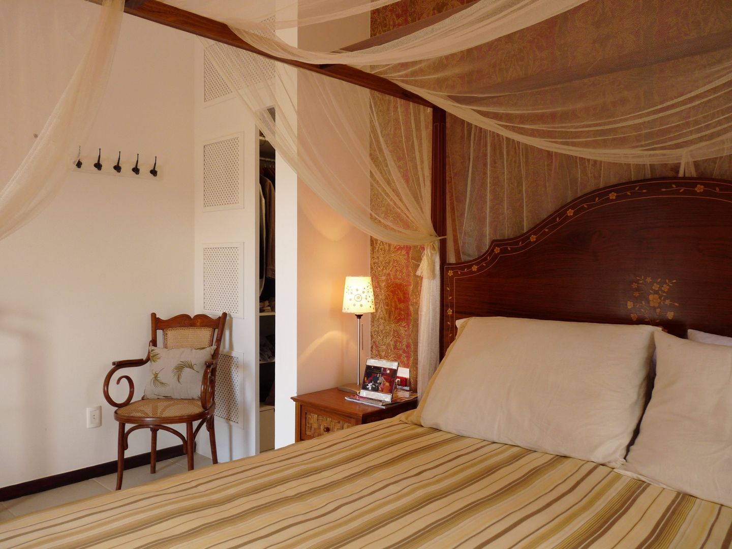 Casa na Serra de Guaramiranga, Ceará, Eveline Sampaio Arquiteta e Designer de Interiores Eveline Sampaio Arquiteta e Designer de Interiores Country style bedroom