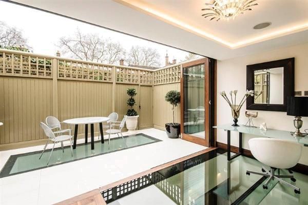 Town House Ealing , Quirke McNamara Quirke McNamara Hiên, sân thượng phong cách tối giản