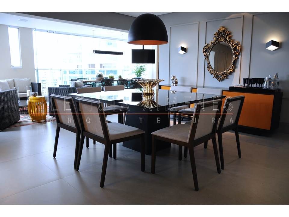 mesa preta espelhada, centro de mesa murano, lustre preto fosco LX Arquitetura Salas de jantar modernas
