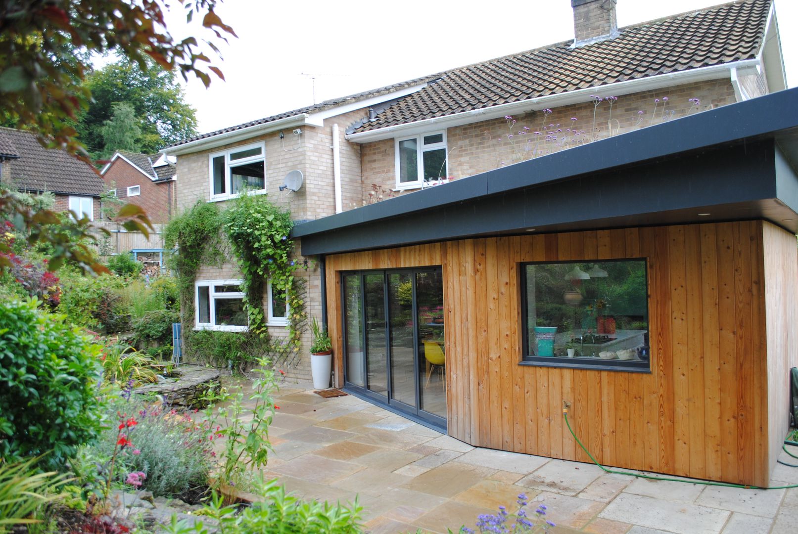 House in Winchester, LA Hally Architect LA Hally Architect Jardines modernos: Ideas, imágenes y decoración