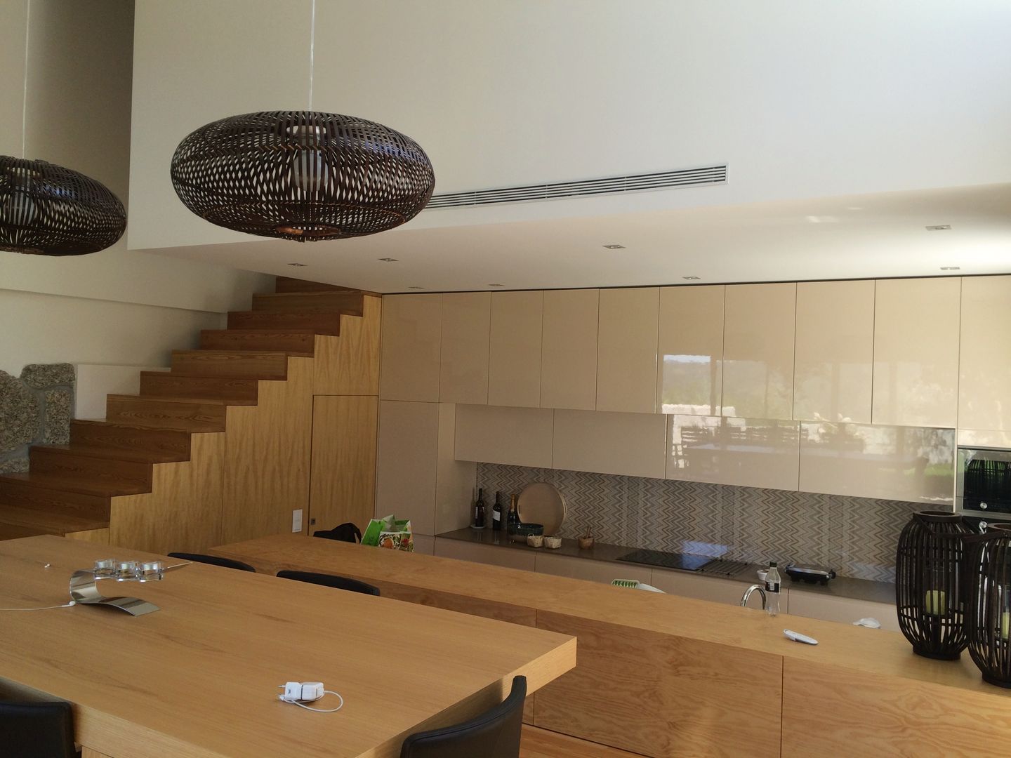 Recuperação e ampliação Vila Chã - Amarante, Bárbara abreu Arquitetos Bárbara abreu Arquitetos Modern kitchen Wood Wood effect