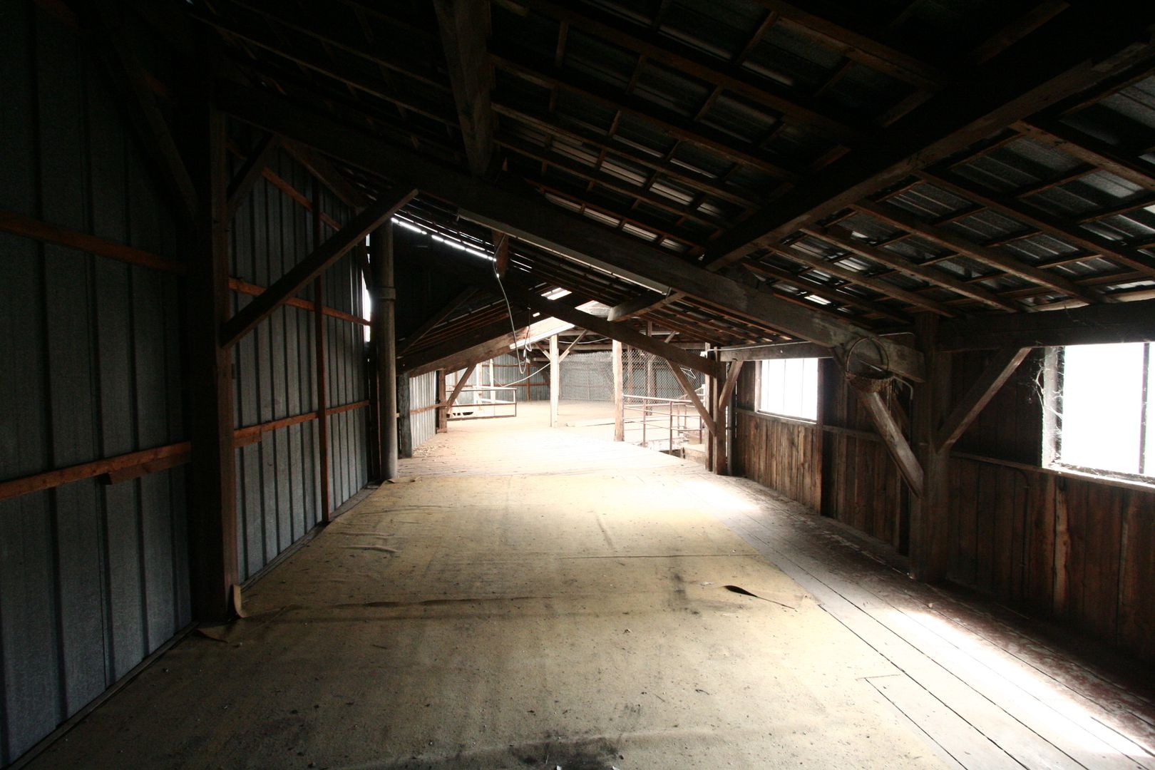 Before Frédéric TABARY مرآب~ كراج خشب Wood effect Garages & sheds