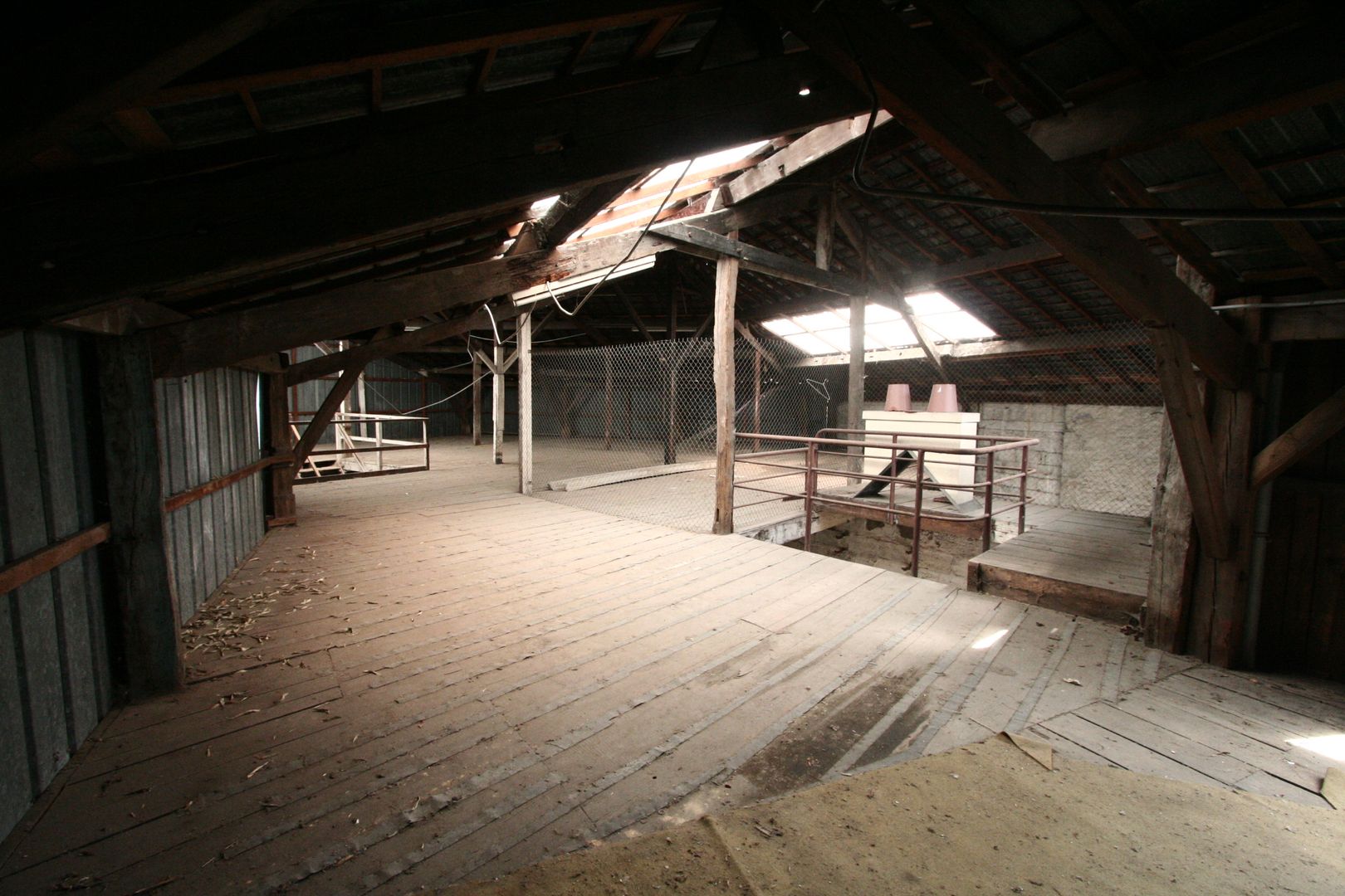 Before Frédéric TABARY مرآب~ كراج خشب Wood effect Garages & sheds