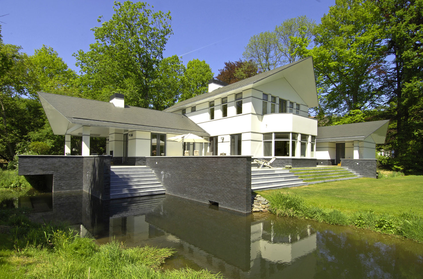 Luxe villa in Velp, Van Hoogevest Architecten Van Hoogevest Architecten Casas modernas